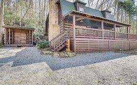Serene Townsend Cabin Rental With Hot Tub And Grill!